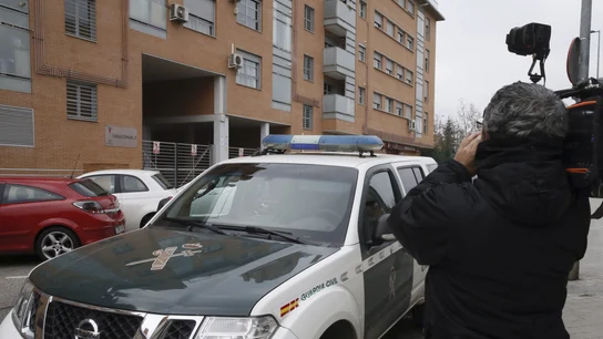 Portal de la vivienda donde ha sido asesinada una mujer en Rivas Portal de la vivienda donde ha sido asesinada una mujer en Rivas
