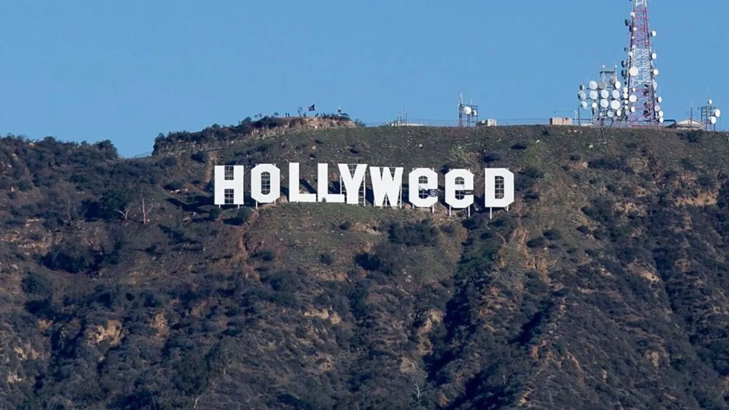El cartel de Hollywood, cambiado a Hollyweed El cartel de Hollywood, cambiado a Hollyweed