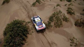 Peterhansel durante la etapa del Dakar