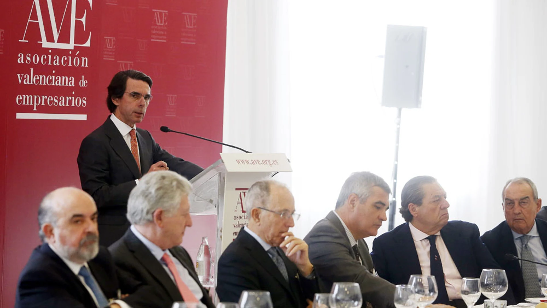 Aznar en un acto con empresarios
