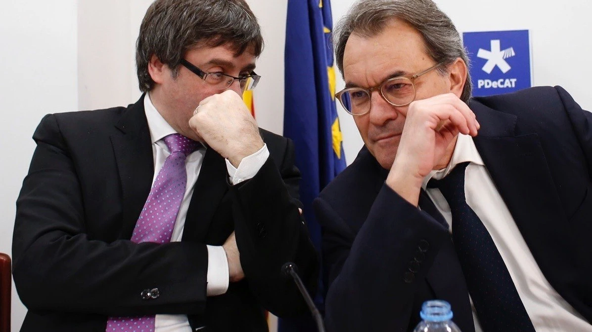 Carles Puigdemont junto a Artur Mas