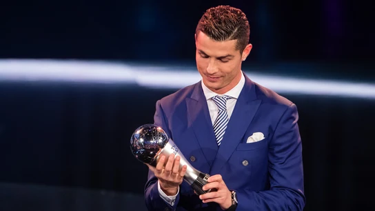 Cristiano Ronaldo recoge el Premio 'The Best' Cristiano Ronaldo recoge el Premio 'The Best'