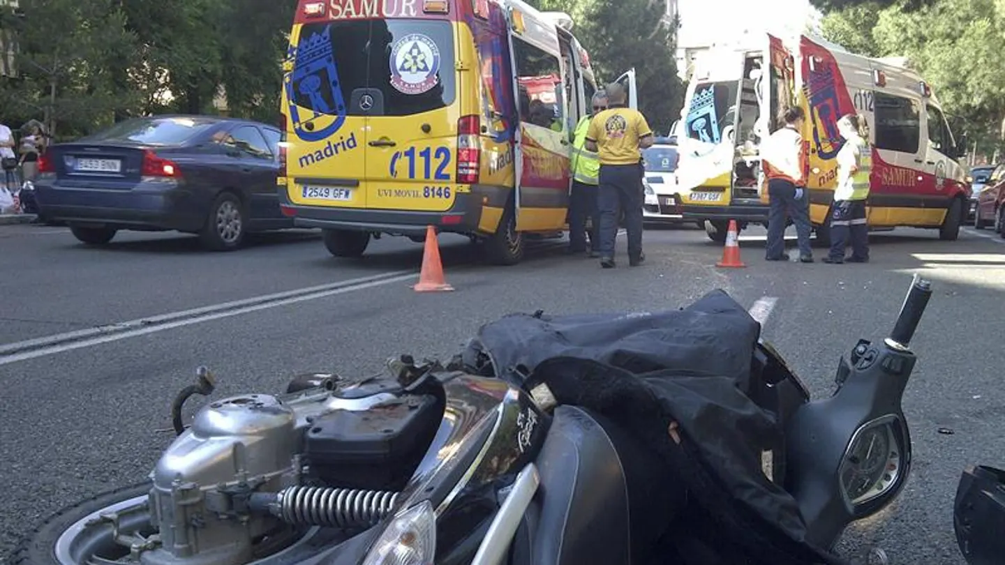 Imagen de un accidente de tráfico en Madrid Imagen de un accidente de tráfico en Madrid