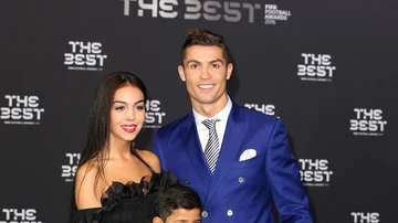 Cristiano Ronaldo y Georgina Rodríguez junto al hijo de CR7