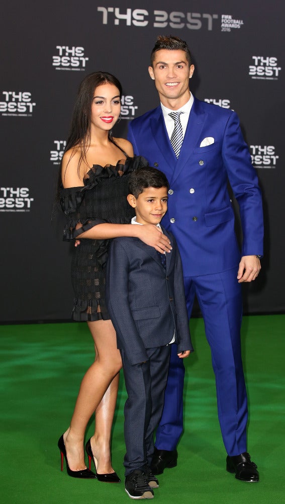 Cristiano Ronaldo y Georgina Rodríguez junto al hijo de CR7