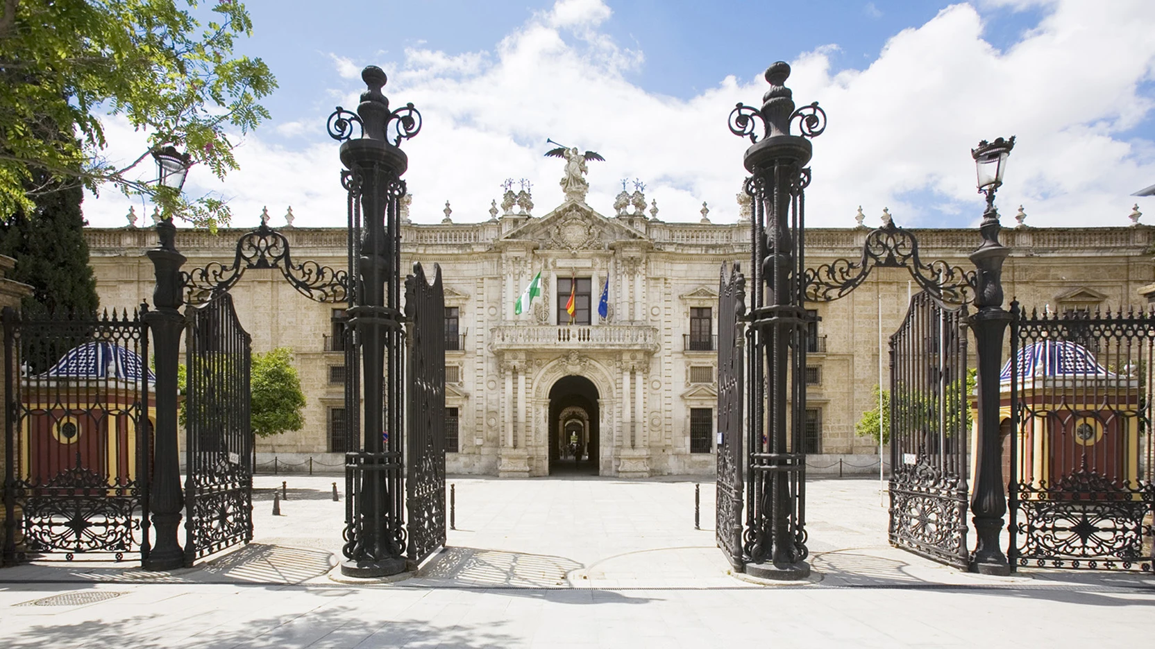 Fachada de la Universidad de Sevilla