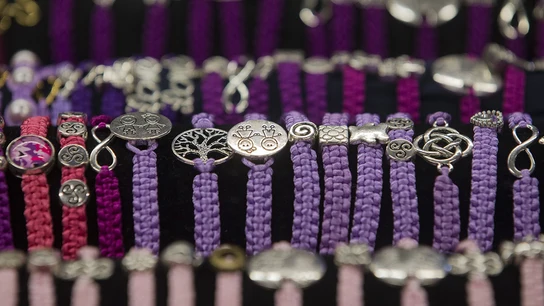 Pulseras 'Candela' para la investigación contra el cáncer infantil Pulseras 'Candela' para la investigación contra el cáncer infantil
