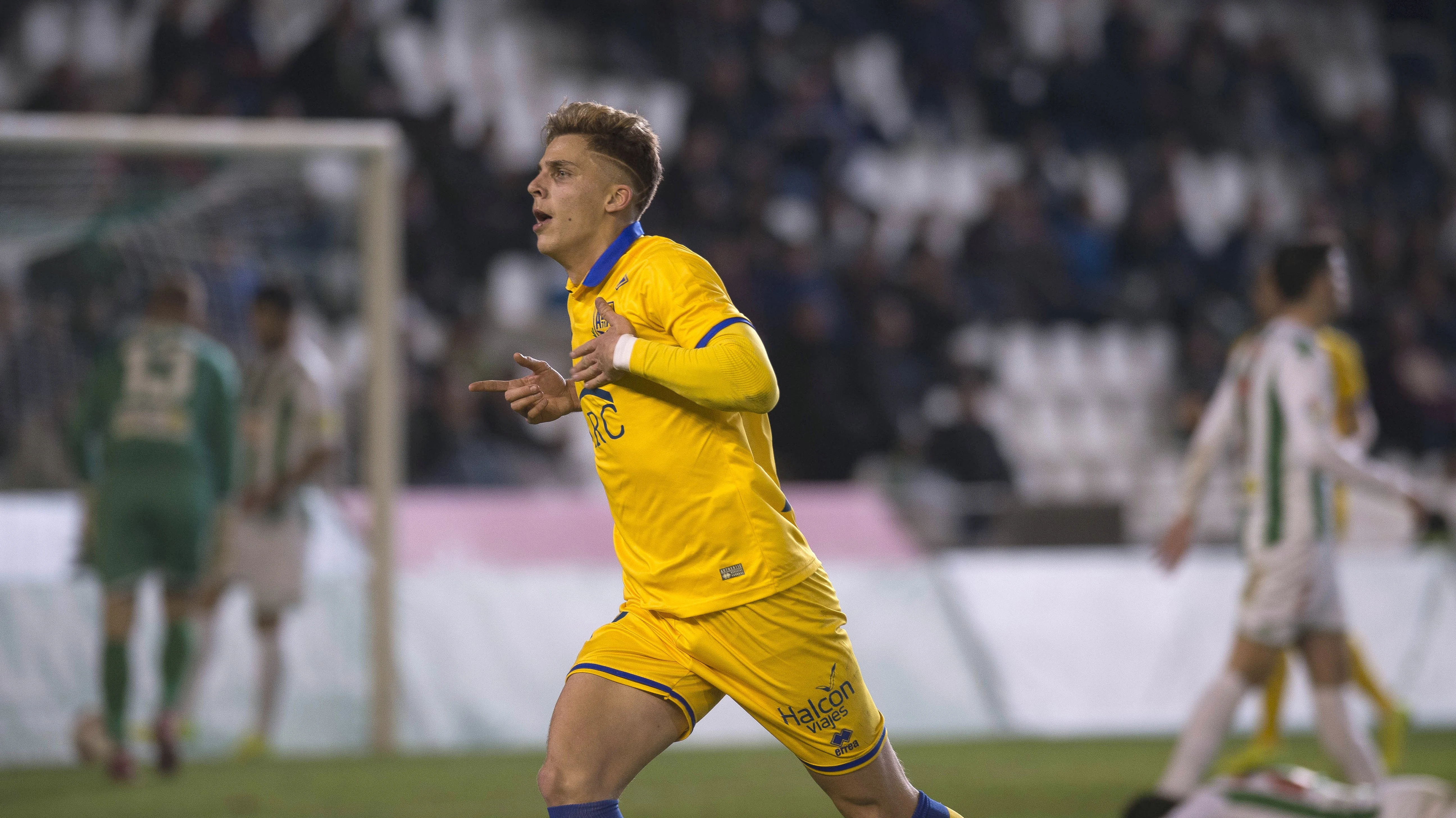 Iván Alejo, jugador del Alcorcón, celebrando un gol