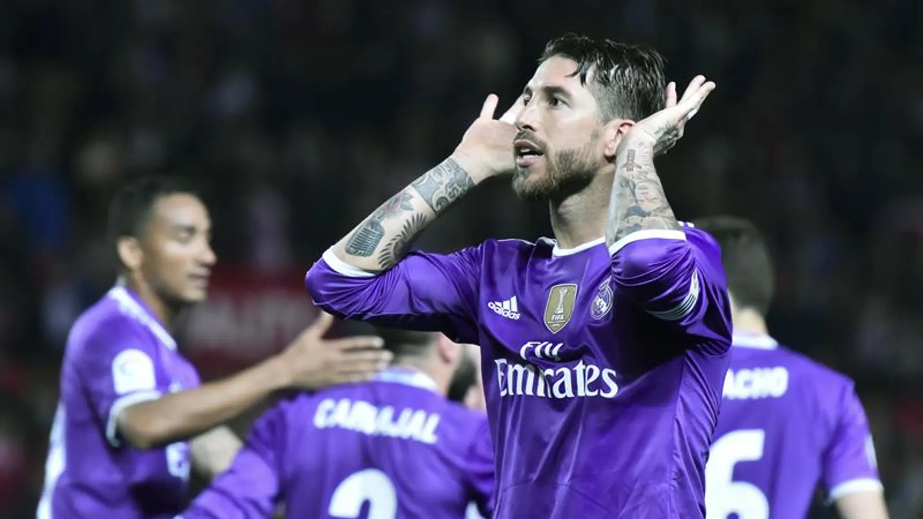 Sergio Ramos celebra su gol al Sevilla