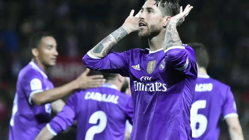 Sergio Ramos celebra su gol al Sevilla