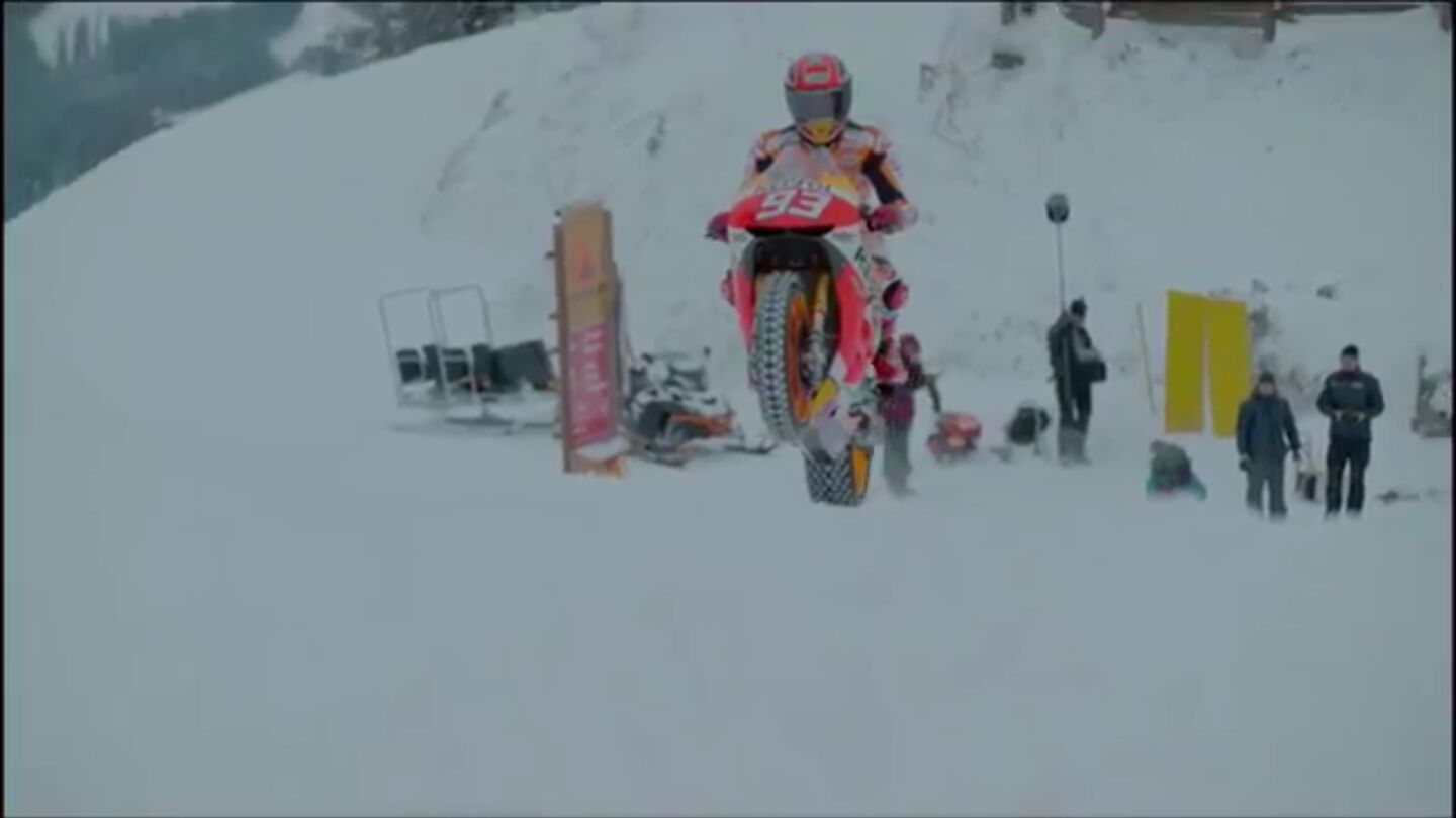 Marc M&aacute;rquez durante la prueba en la nieve