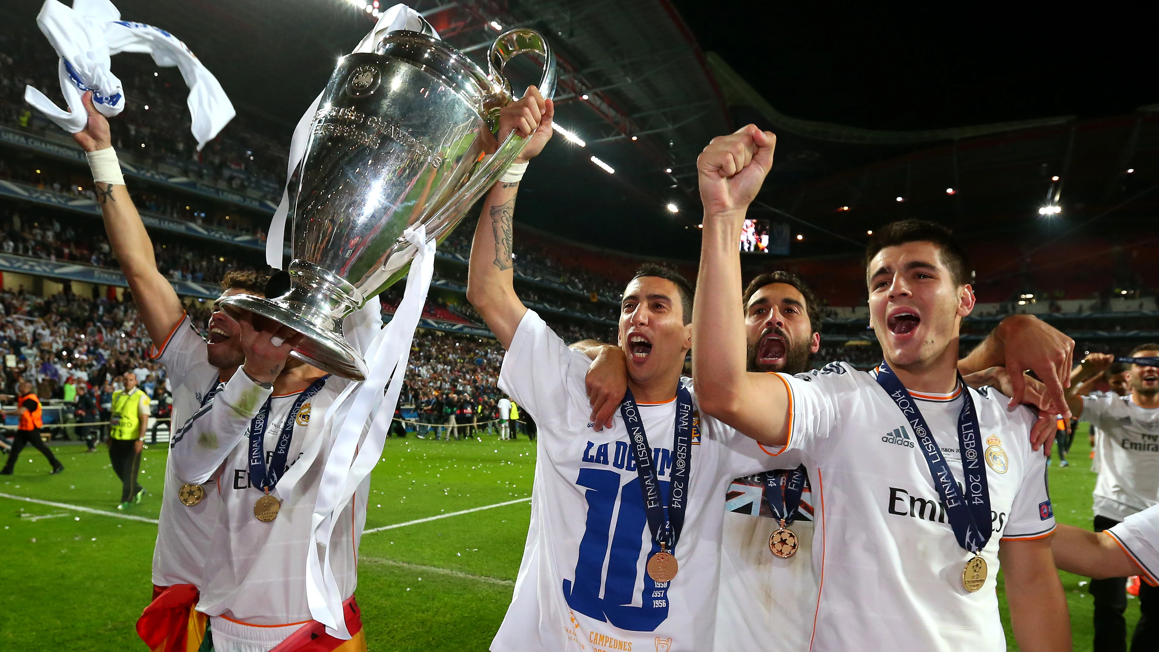 Los jugadores del Real Madrid celebran la consecución de la décima Champions League Los jugadores del Real Madrid celebran la consecución de la décima Champions League
