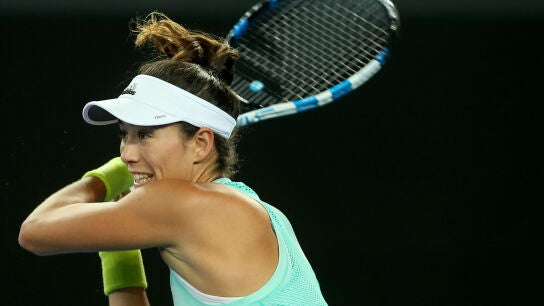 Garbi&ntilde;e Muguruza golpea de rev&eacute;s una bola