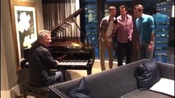 Roger Federer con Haas y Dimitrov cantando