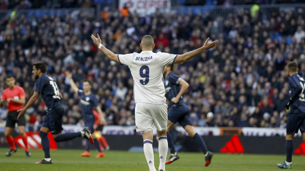 Benzema, ante el Málaga