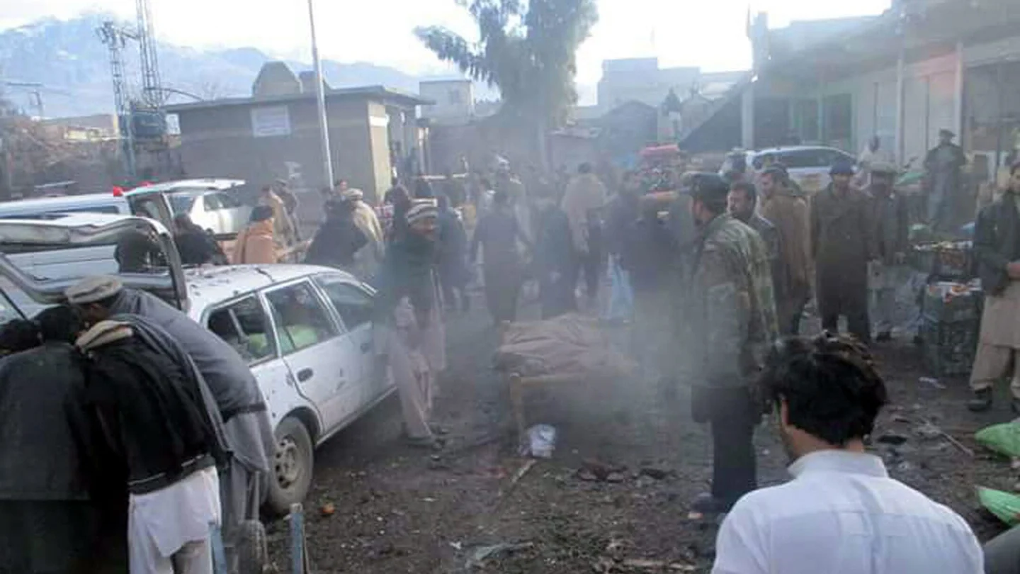 Al menos 20 muertos y 30 heridos en una explosión en un mercado de Pakistán Al menos 20 muertos y 30 heridos en una explosión en un mercado de Pakistán