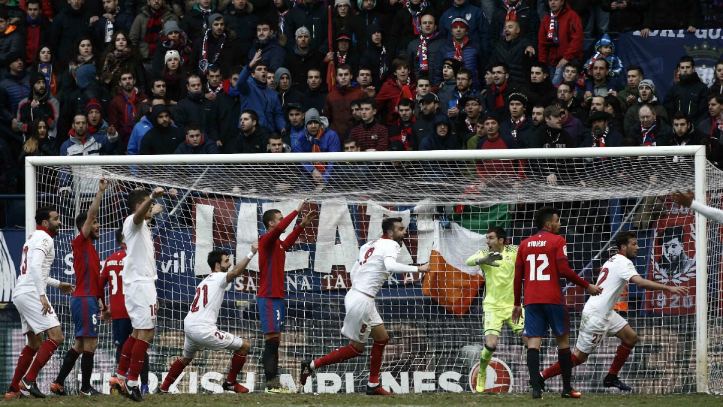 Osasuna protesta el gol del Mudo V&aacute;zquez
