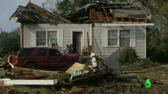 Frame 6.760901 de: TORNADO Frame 6.760901 de: TORNADO