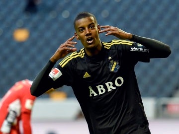 Alexander Isak, durante un partido con el AIK Alexander Isak, durante un partido con el AIK