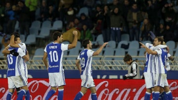 Juanmi celebra un gol con la Real