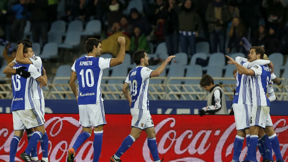 Juanmi celebra un gol con la Real