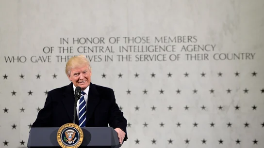 El nuevo presidente de Estados Unidos, Donald Trump, quiso hacer las paces hoy con los servicios de inteligencia con su visita a la CIA El nuevo presidente de Estados Unidos, Donald Trump, quiso hacer las paces hoy con los servicios de inteligencia con su visita a la CIA