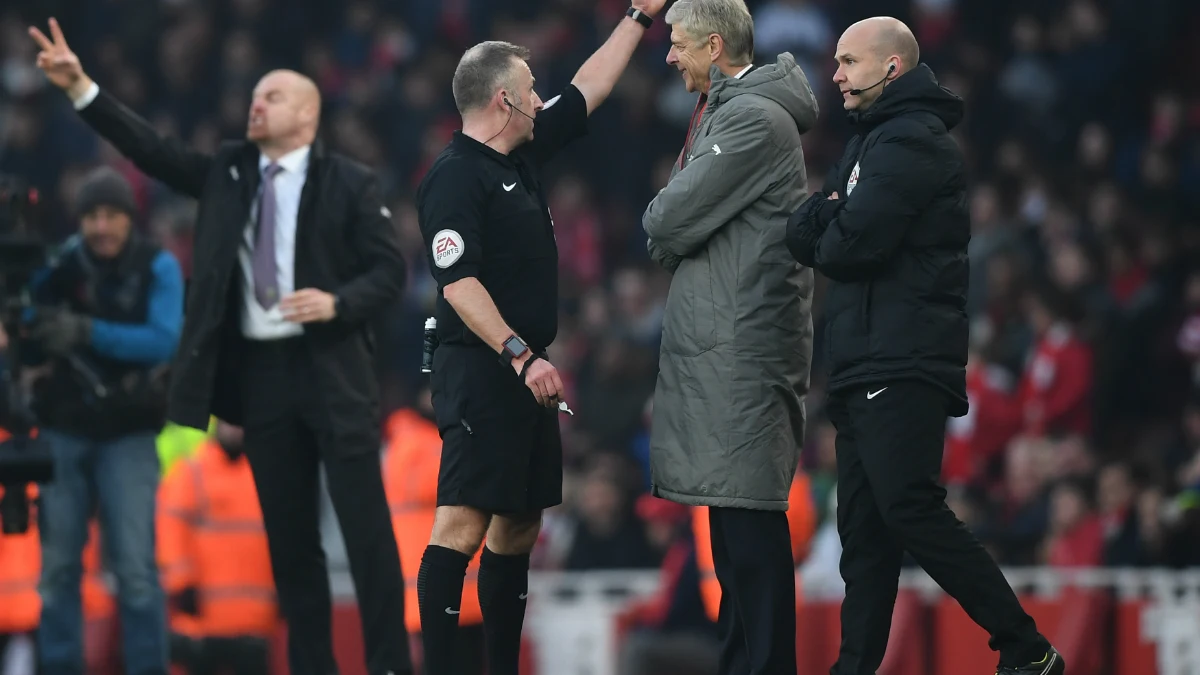 Wenger protesta al colegiado