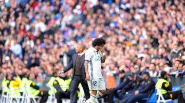 Marcelo retirándose lesionado del partido