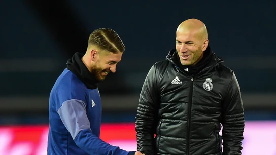 Sergio Ramos y Zinedine Zidane, durante un entrenamiento Sergio Ramos y Zinedine Zidane, durante un entrenamiento