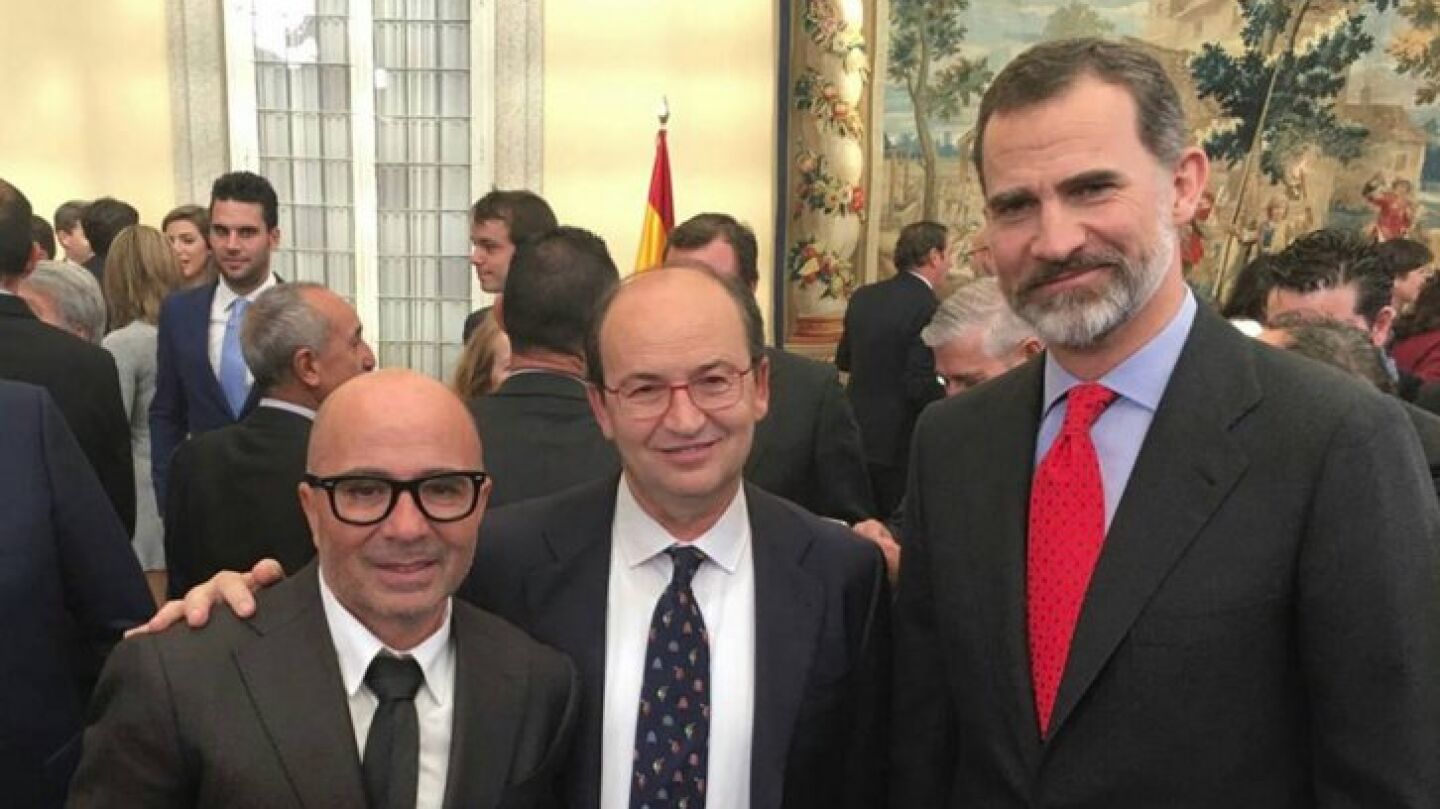 Jos&eacute; Castro, con Sampaoli y el Rey Felipe VI