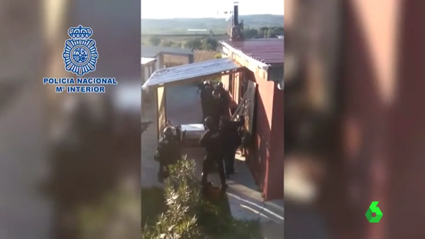 Frame 0.803282 de: Policía Nacional recibida a tiros por narcotraficantes de Valencia cuando procedían a su detención Frame 0.803282 de: Policía Nacional recibida a tiros por narcotraficantes de Valencia cuando procedían a su detención
