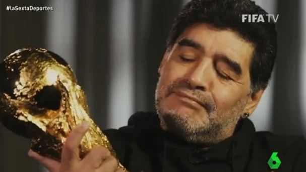 Maradona, con la Copa del Mundo de 1986