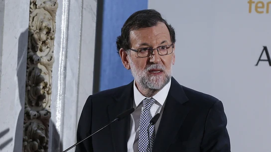 Mariano Rajoy contestando a los periodistas Mariano Rajoy contestando a los periodistas