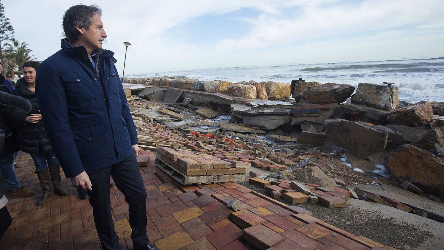 Destrozos en Almenara por el temporal mar&iacute;timo