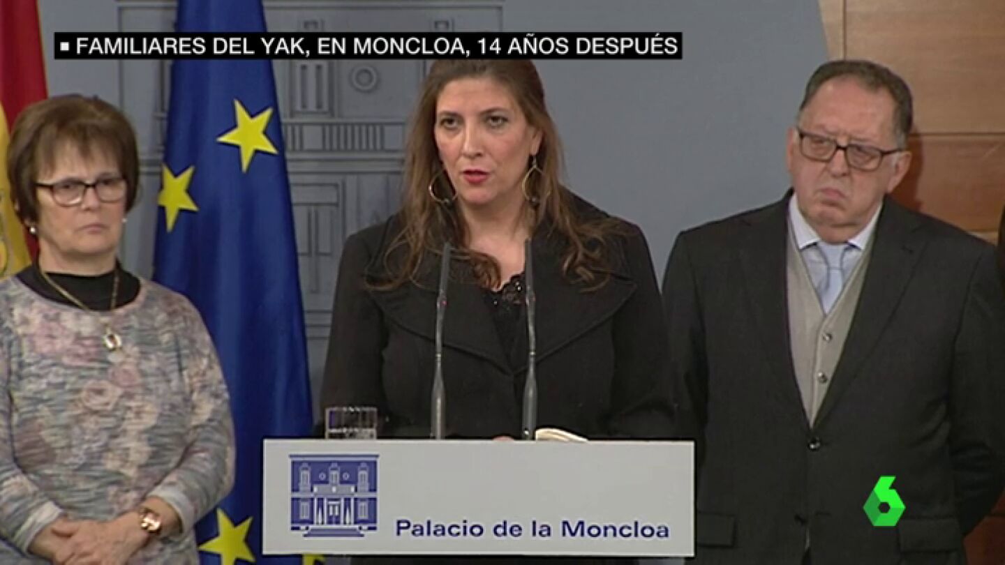 Frame 53.788774 de: Ripoll&eacute;s, tras la reuni&oacute;n con Rajoy: "Las v&iacute;ctimas del Yak-42 queremos hablar de esperanza, m&aacute;s que de satisfacci&oacute;n"