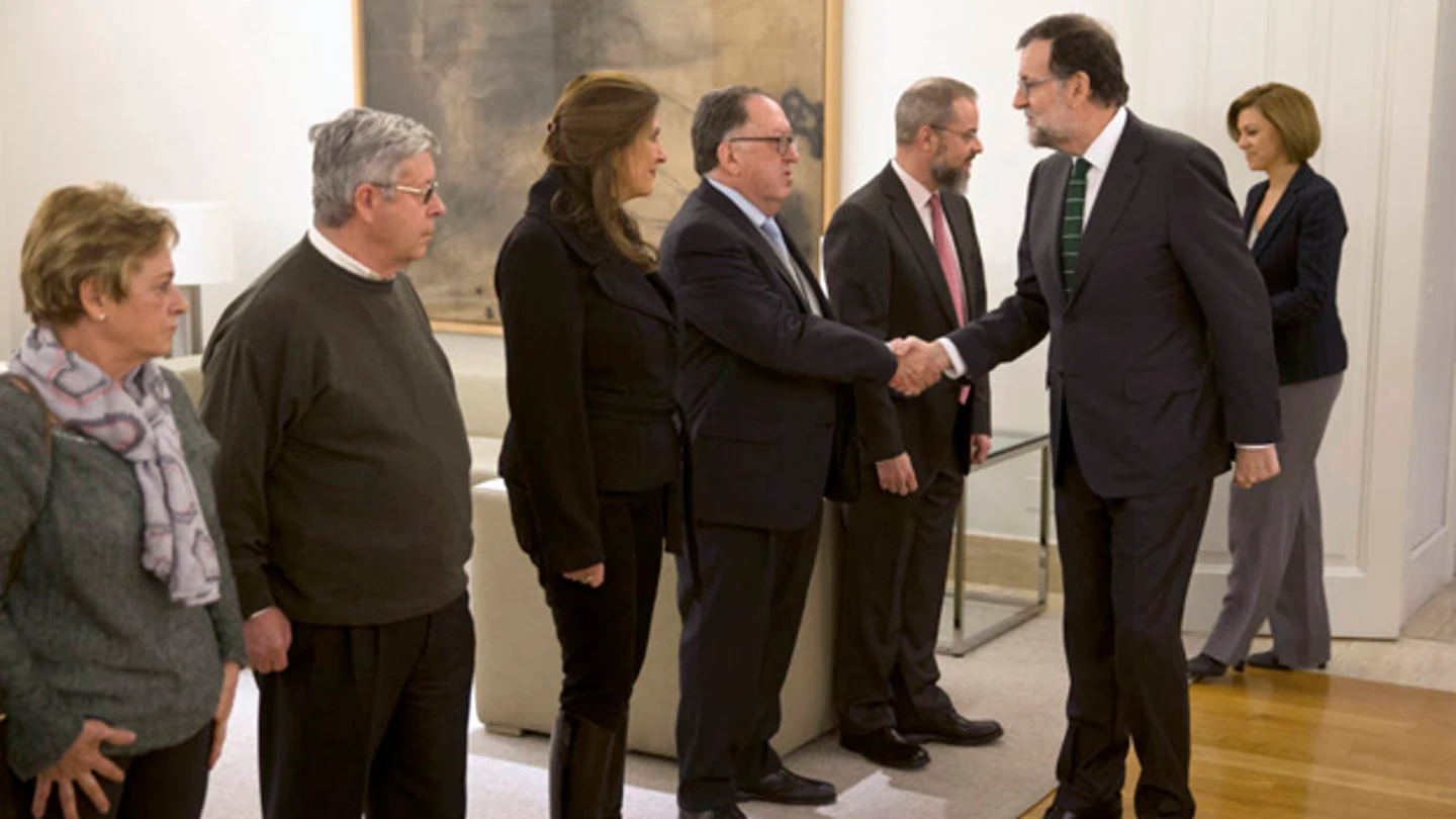 Mariano Rajoy recibe a las familias de las víctimas del Yak-42 Mariano Rajoy recibe a las familias de las víctimas del Yak-42