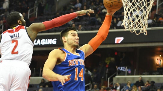 Mate de Willy Hernang&oacute;mez ante los Wizards