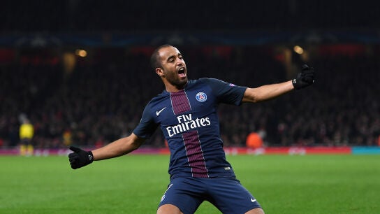 Lucas Moura celebrando un gol