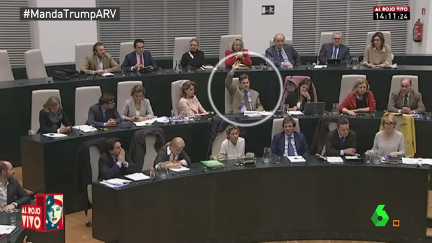 Frame 65.793214 de: José Luis Moreno, único edil del PP que apoya la iniciativa de Ahora Madrid para rechazar el veto migratorio de Trump Frame 65.793214 de: José Luis Moreno, único edil del PP que apoya la iniciativa de Ahora Madrid para rechazar el veto migratorio de Trump