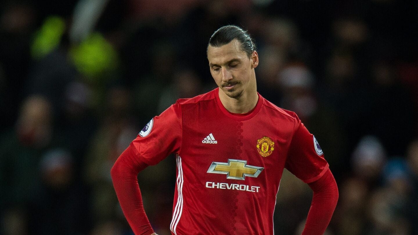Ibrahimovic en un partido con el United