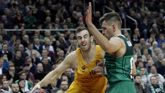 Víctor Claver, en acción ante el Zalgiris Kaunas Víctor Claver, en acción ante el Zalgiris Kaunas
