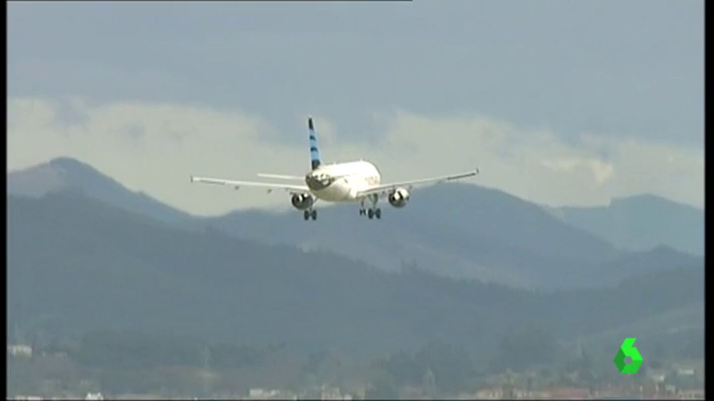 Frame 15.319916 de: aviones viento