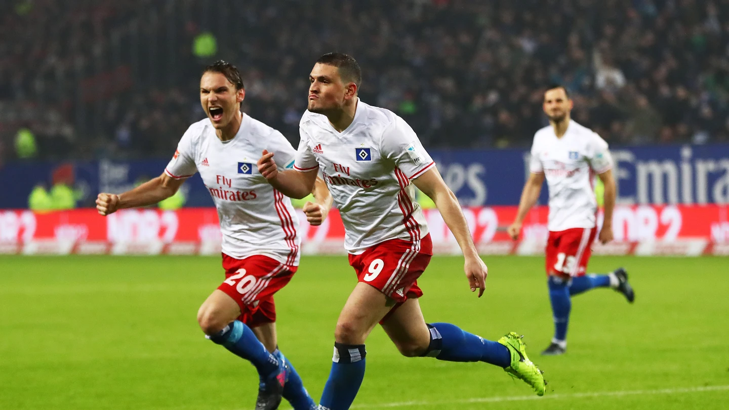 Papadopoulos celebra su gol ante el Bayer Leverkusen Papadopoulos celebra su gol ante el Bayer Leverkusen