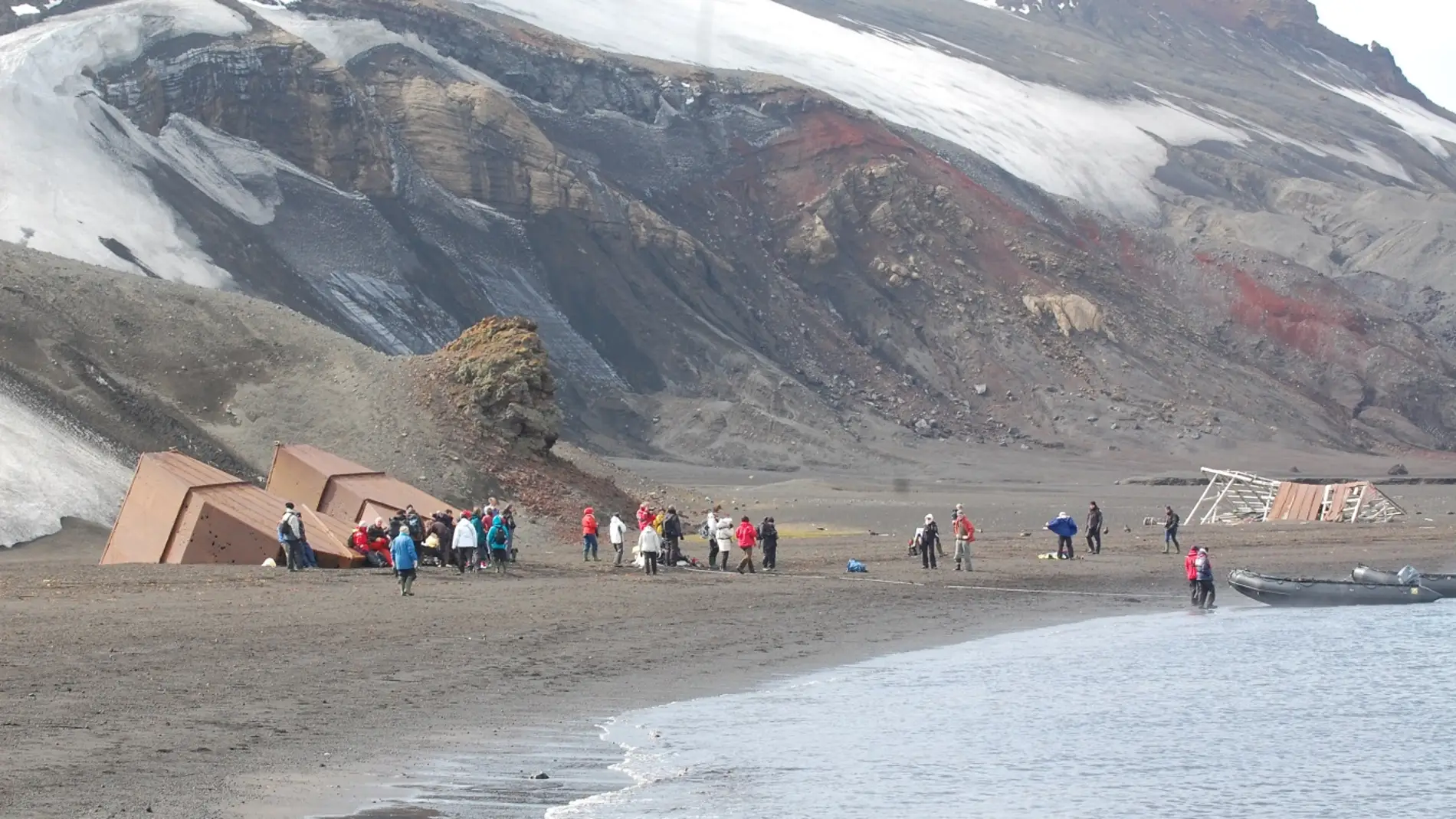 Actividades turísticas en Isla Decepción, Antártida 