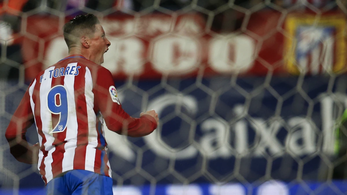 Fernando Torres celebra un gol con el Atlético