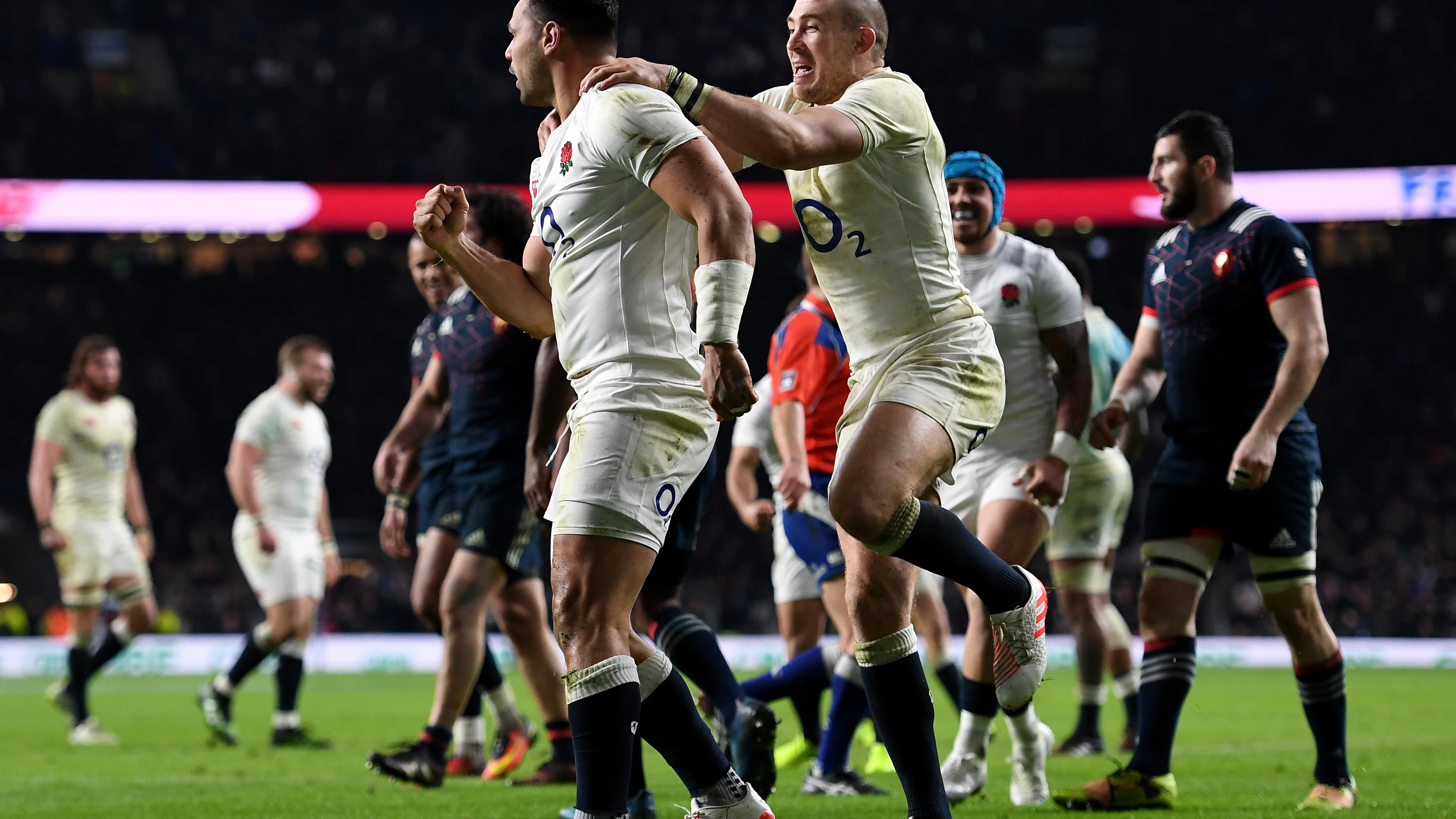 Ben Te'o celebra el ensayo de la victoria ante Francia