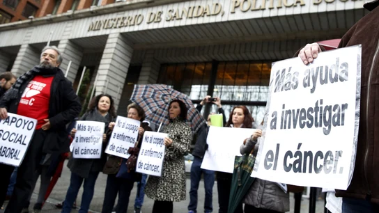 Protestas por la falta de inversión en la investigación contra el cáncer Protestas por la falta de inversión en la investigación contra el cáncer