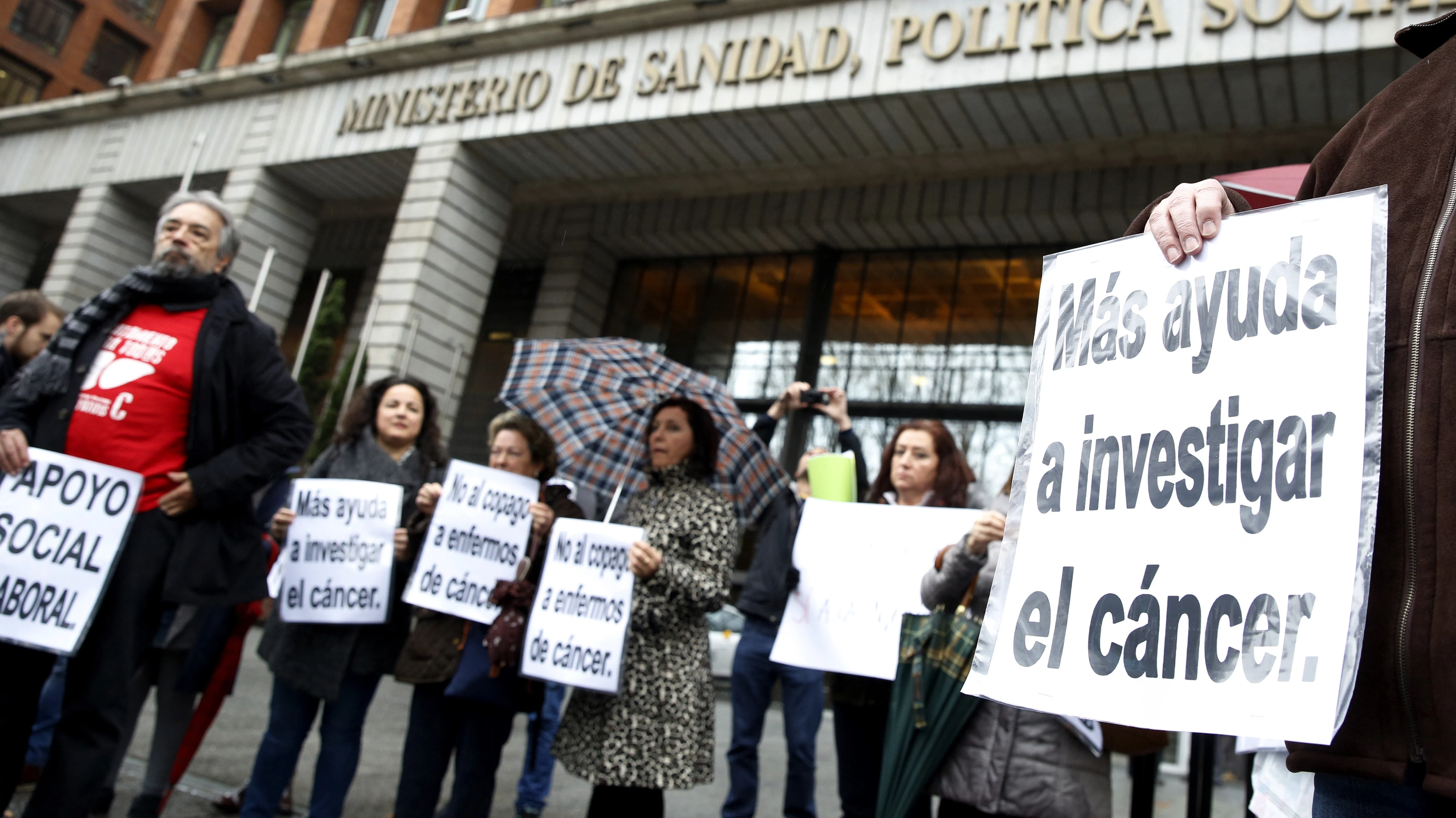 Protestas por la falta de inversión en la investigación contra el cáncer