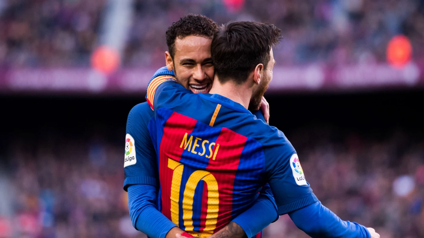 Messi se abraza a Neymar Messi se abraza a Neymar