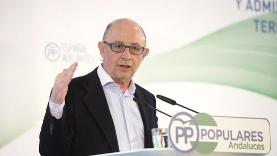 Cristobal Montoro: "Los presupuestos estarán listos para que se aprueben antes de verano" EL PP SACA PECHO DE SU GESTIÓN AL FRENTE DEL GOBIERNO